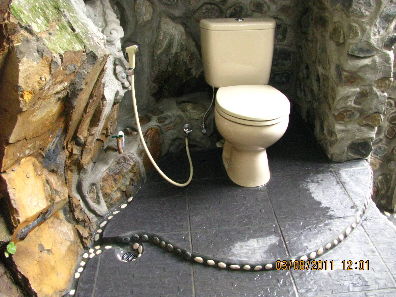 Jungle Bathroom 3