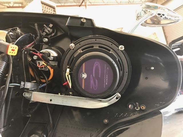 Alpine & JL Audio system in a Harley Street Glide