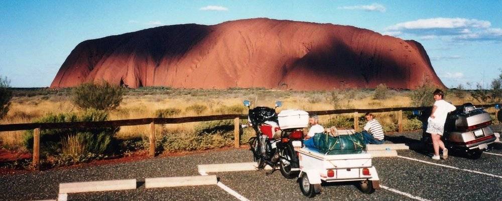 Tom's XJ900 at Ayres Rock after the 1994 AGM at Alice Springs - April 1994