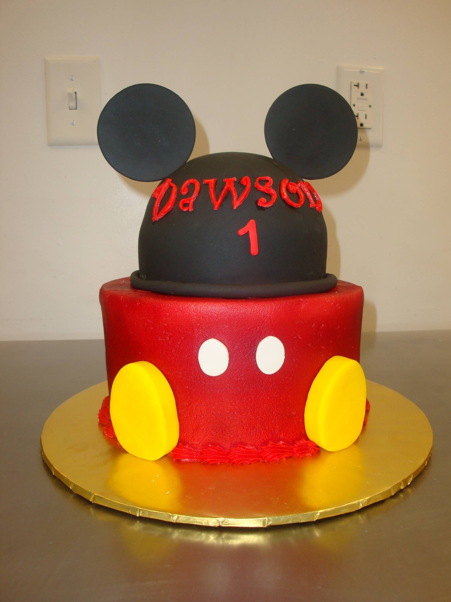 25 serving mickey mouse $135