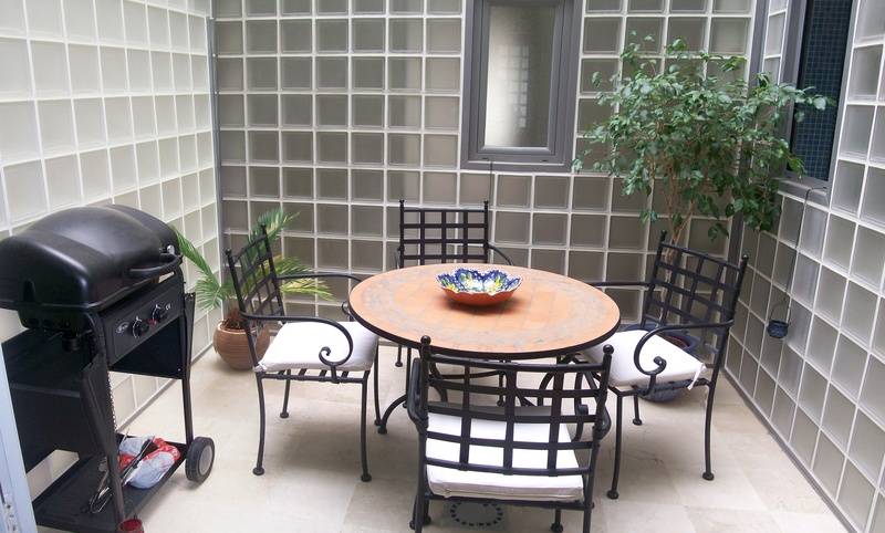 Inner courtyard with barbeque