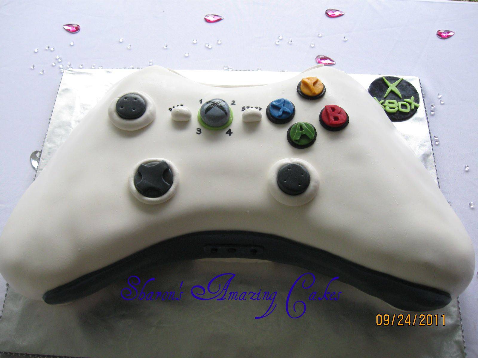 CAKE 16G -X-box Controller Cake - Front View