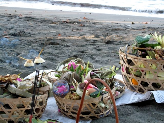 3.Offerings are placed on the Beach on on the Boat