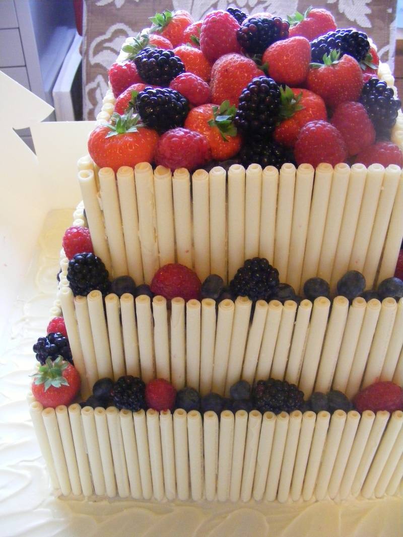 summer fruits wedding cake