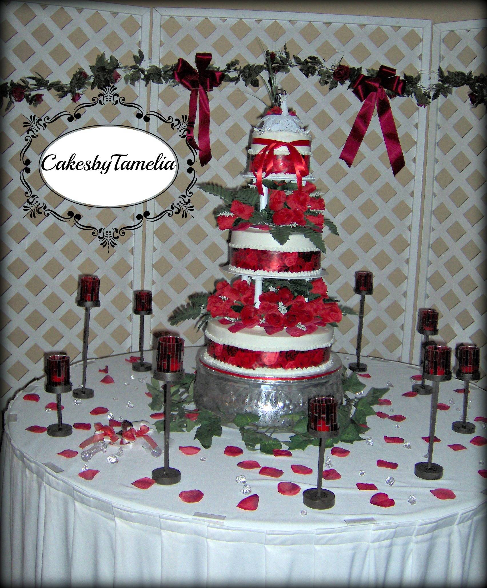 red and white round wedding cake