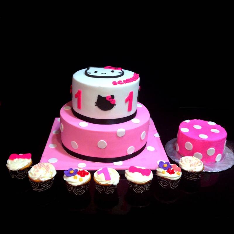 Hello Kitty Cake with smash cake and cupcakes