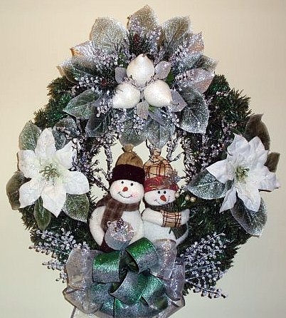 Snow Lovers Wreath