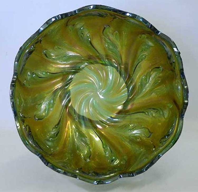 Acanthus deep round bowl, green
